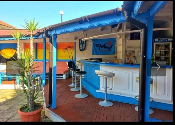 стоянови 酒店 拉夫达