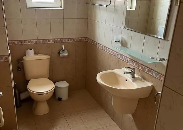 стоянови Hotel Ravda